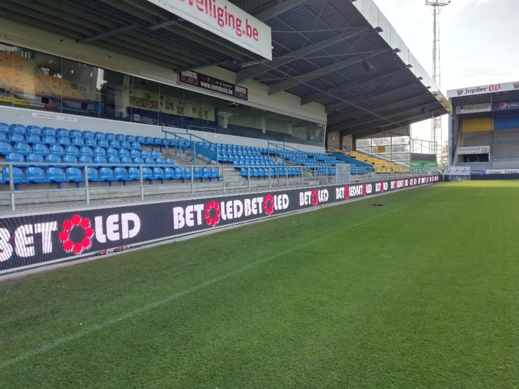 LED perimeterbanden in stadion – Betoled
